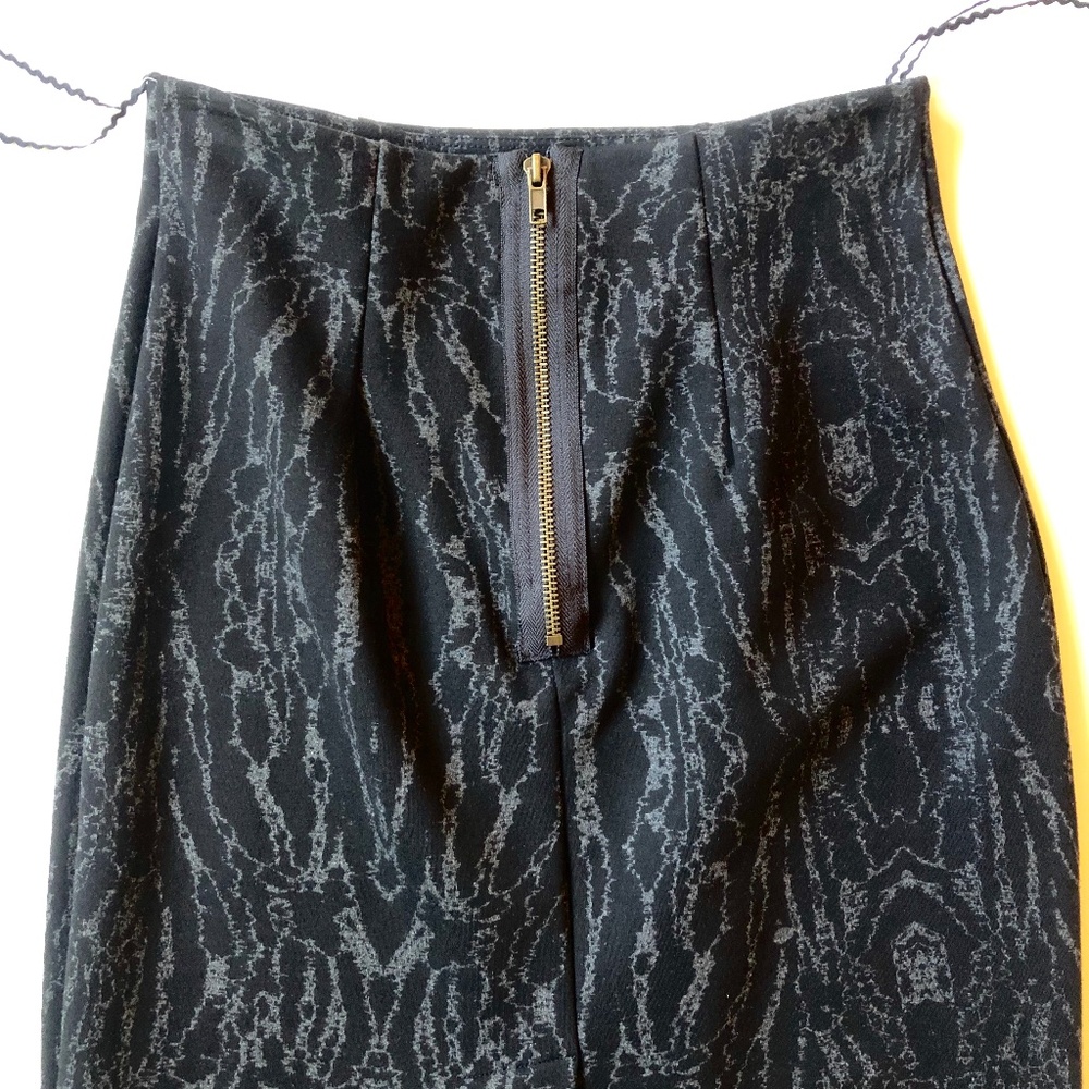 NWOT Skirt with Slit & Large Back Zipper Statement